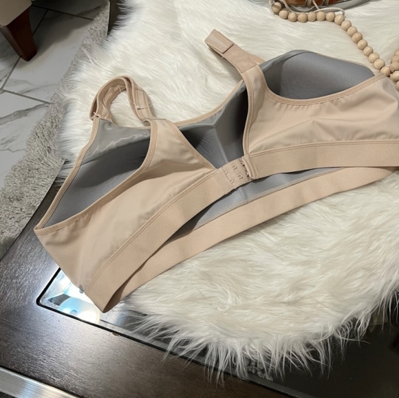 Syrokan Velcro adjustable sport Bra. Size 46D - Picture 8 of 9